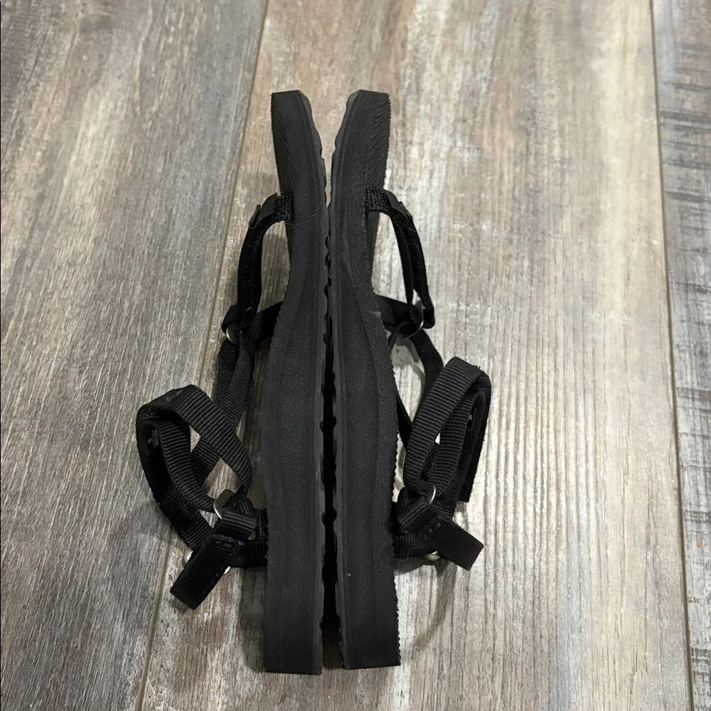 Teva Black slim strap Velcro Sandals size 6 - Picture 5 of 6